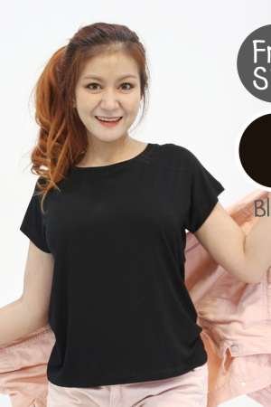 เสื้อยืดแขนล้ำ สีดำ